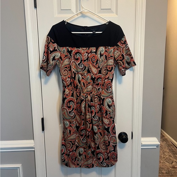 Dresses & Skirts - Tommy Hilfiger Med Dress elastic at the waist. Minor flaw on the left shoulder